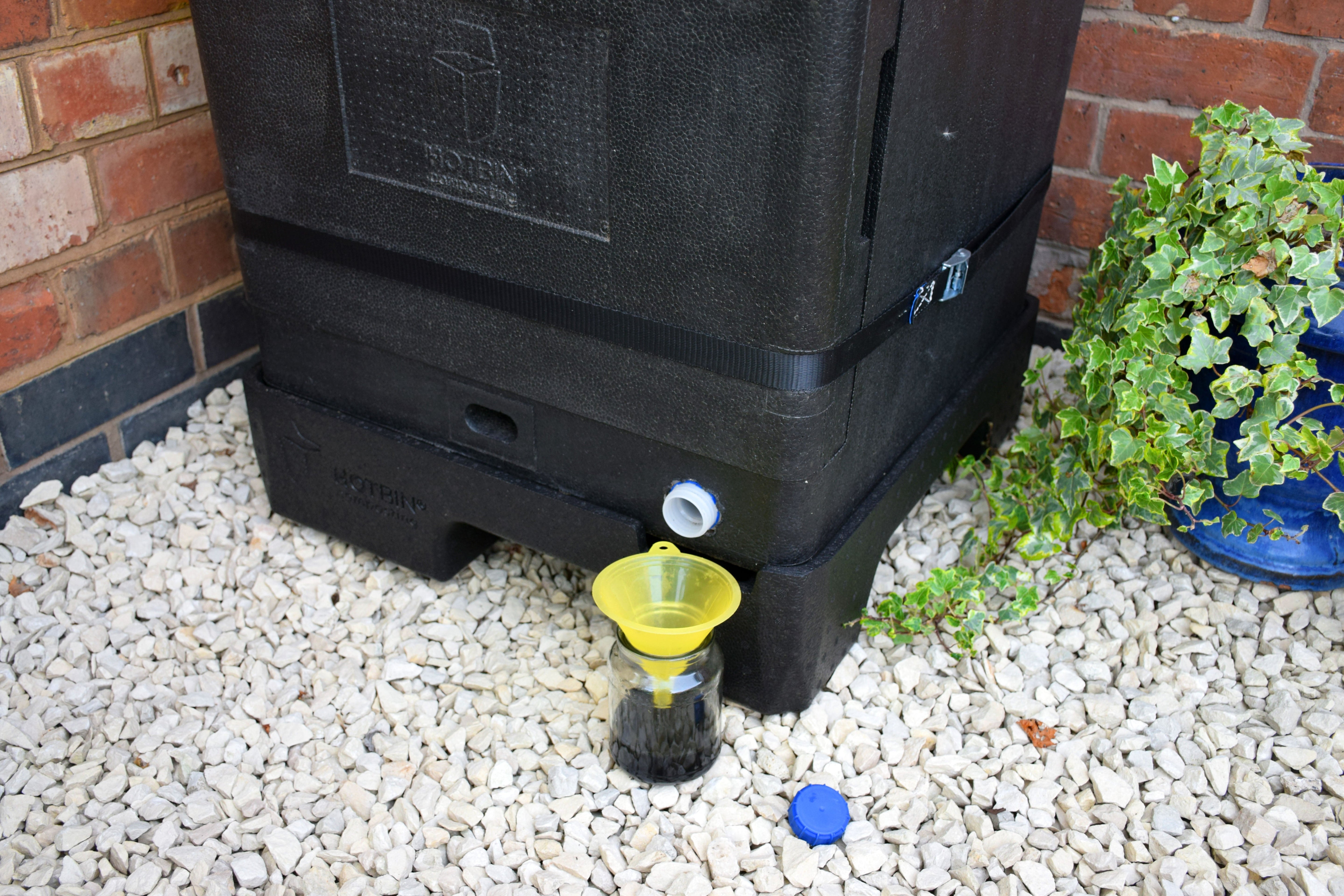 Can I Produce and Drain a Liquid Fertilizer from HOTBIN?